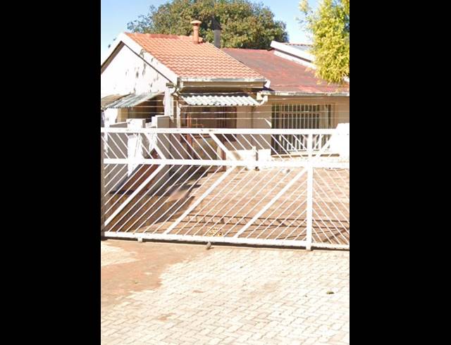 4 BEDROOM TOWNHOUSE FOR SALE IN BENONI CENTRAL